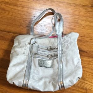 Coach Poppy Silver zipper tote